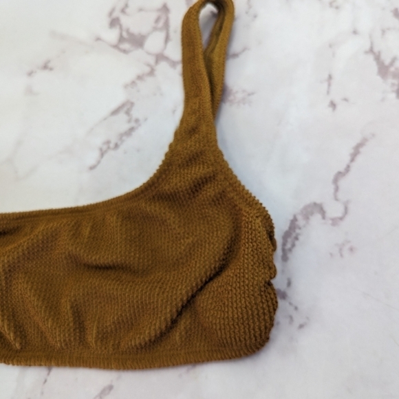 Good American Swim Top Womens 1 2 Medium Bronze Brown Crinkle One Shoulder - Picture 7 of 9